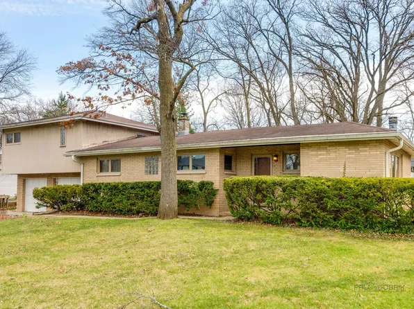 1118 Quassey Ave, Lake Bluff, IL 60044