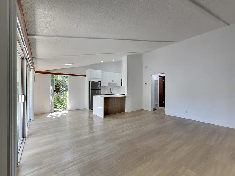 Riverwood Apartments — Photo 108