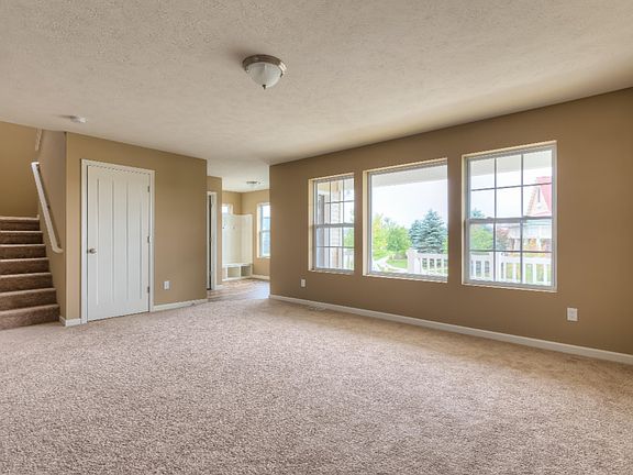 4th image of 465 E Summer Grove Dr