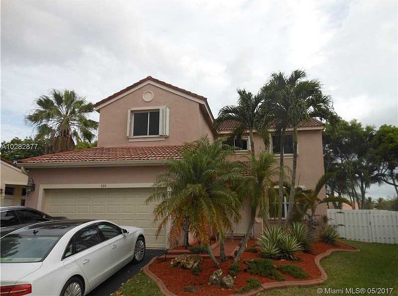 1st image of 684 Sand Creek Cir