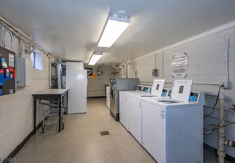 32 Knox Ter #2C — Photo 10