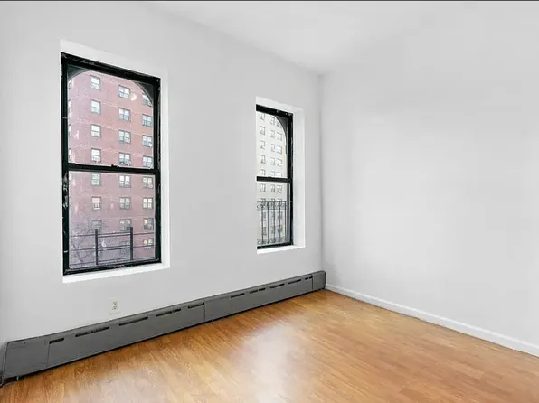 2655 Frederick Douglass Boulevard image 1 of 10