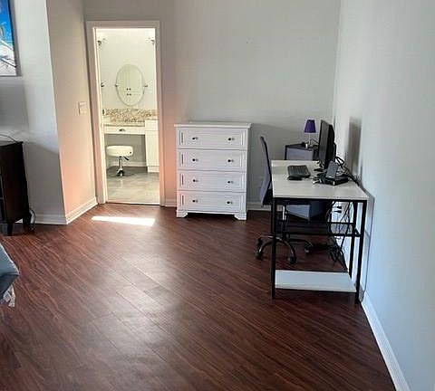 4th image of 1647 Windsor Dr