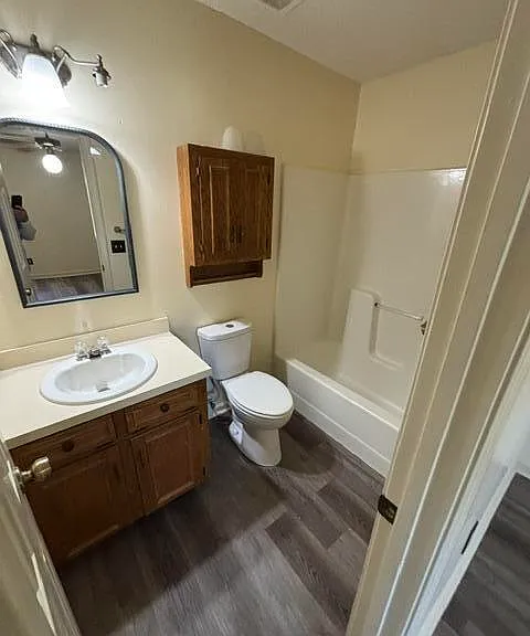 1059 N Guignard Dr — Photo 7