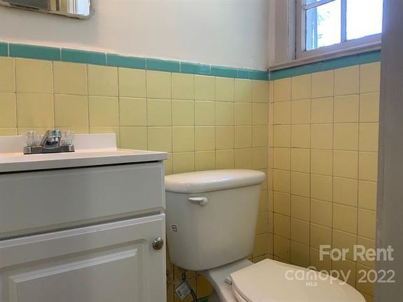 3rd image of 713 E Warren St APT 3