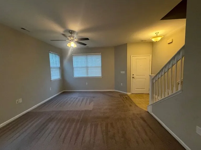 1609 Apsley Ct — Photo 38