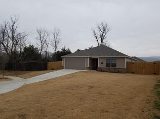 936 S Splash Dr, Fayetteville, AR 72701