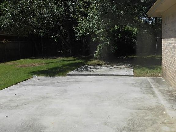 4th image of 2224 Farmington Dr