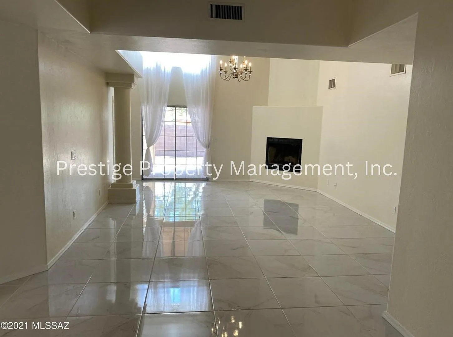 Quick! Come Check Out This East Side Gem! — Photo 3