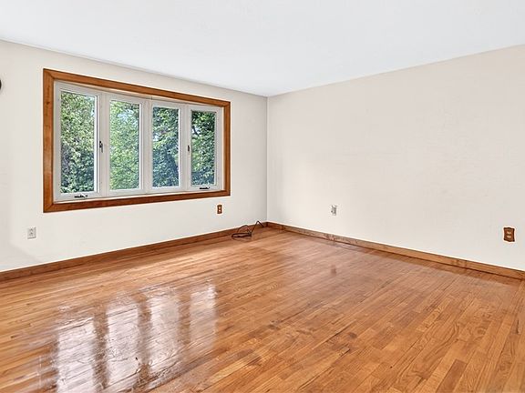 3rd image of 224 Bowman Rd