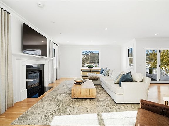 3rd image of 115 Oxford Rd