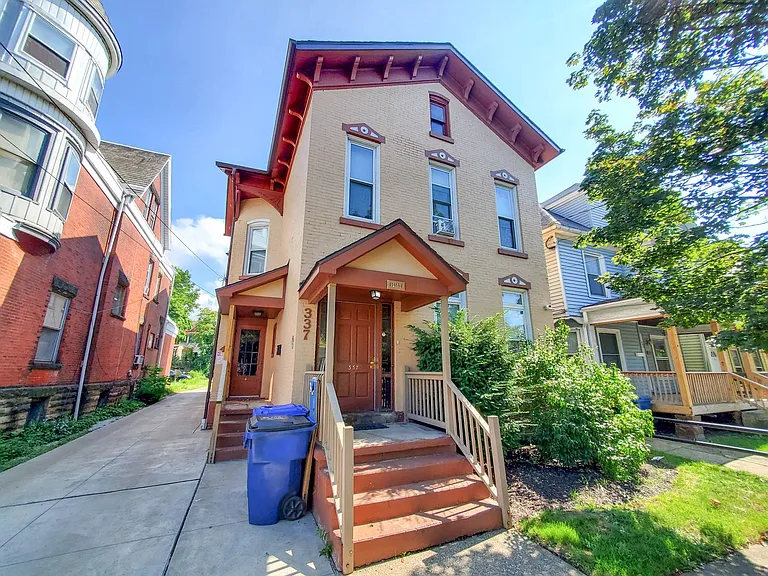 337 W 8th St — Photo 13