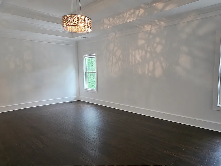 2110 E Roxboro Rd NE — Photo 16