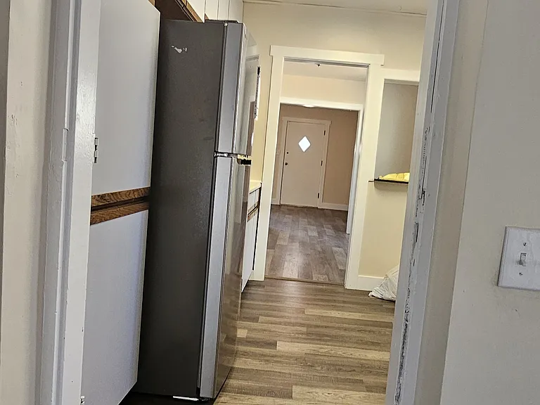 916 W 300 N — Photo 2