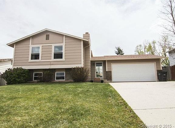 Bi-Level home is move-in ready. Front of home is landscaped with