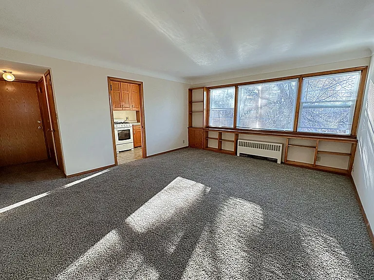Ford Parkway Apartments — Photo 31