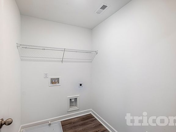 4th image of 177 E Ridge Way