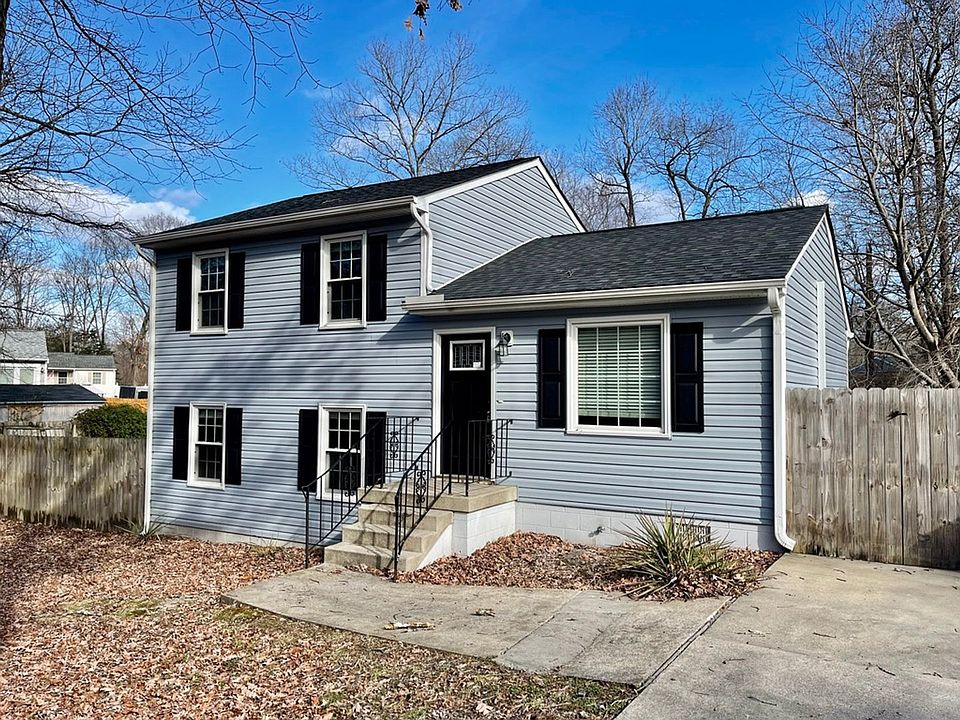 1st image of 3811 Hyde Park Dr