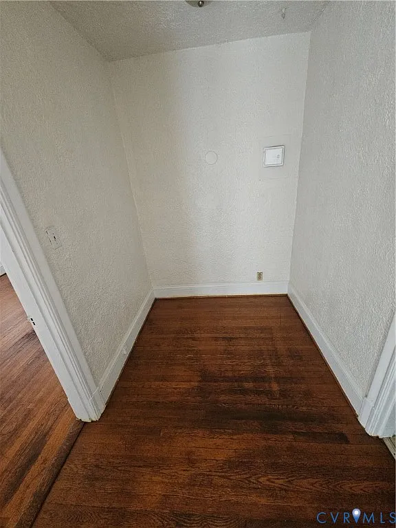 3 bed, 1.0 bath, 890 sqft, $1,350 — Photo 4
