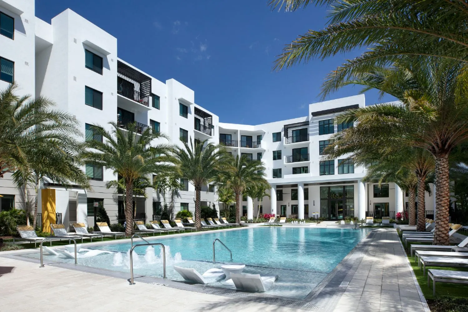 Uptown Boca Villas — Photo 1