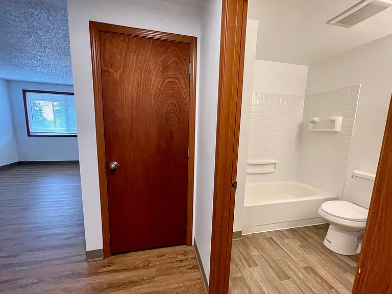 Hartson 8-Plex — Photo 9