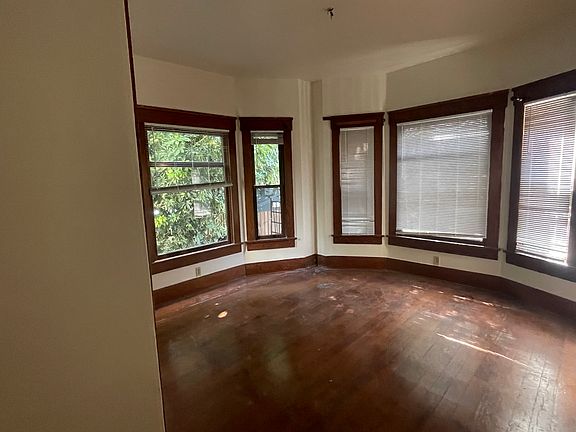 5th image of 419 Cedar Ave #A