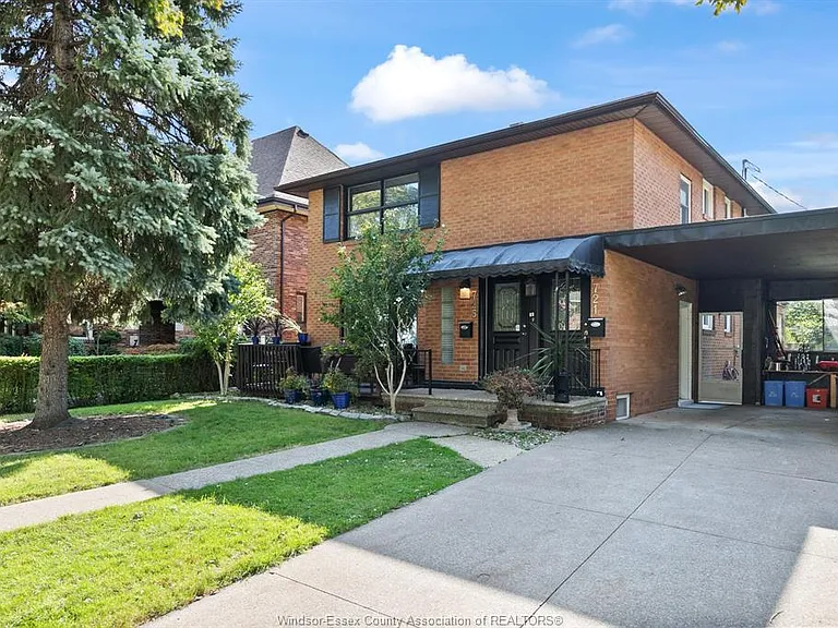 721 Devonshire Rd — Photo 6