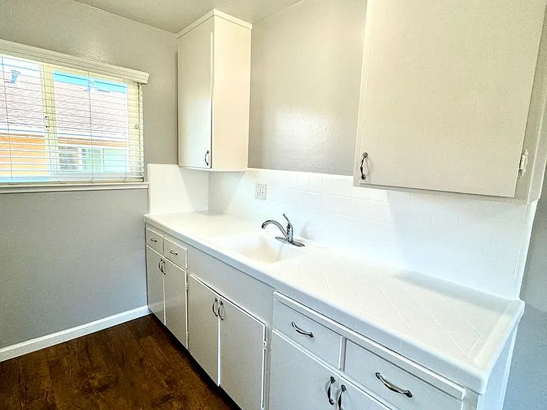 665 Kirkland Dr — Photo 7