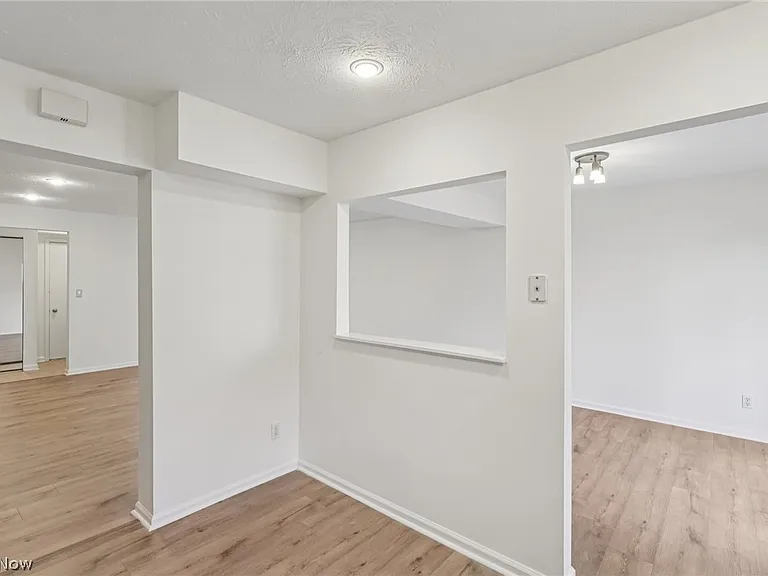 4473 Habersham Ln S — Photo 18