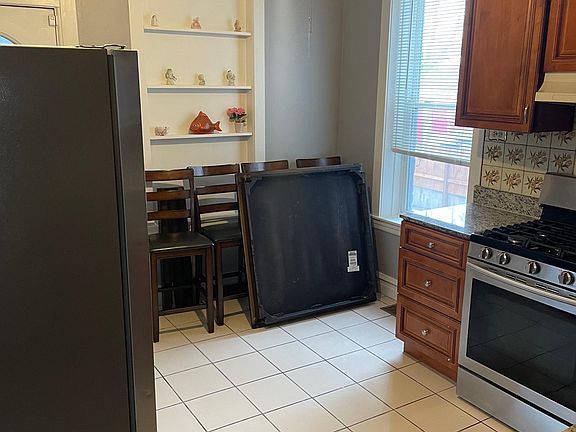 4th image of 3841 N Saint Louis Ave Unit 1