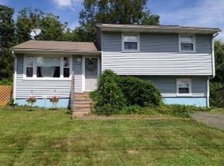 76 Circle Dr, Wallingford, CT 06492