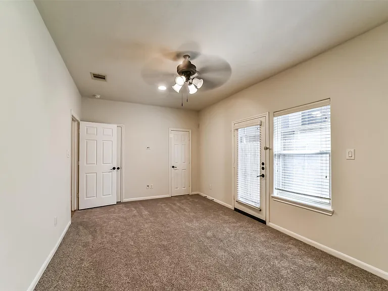 1117 Saint Agnes St #E — Photo 9