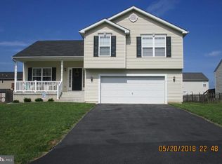 24 Trafalgar Cir, Martinsburg, WV 25404