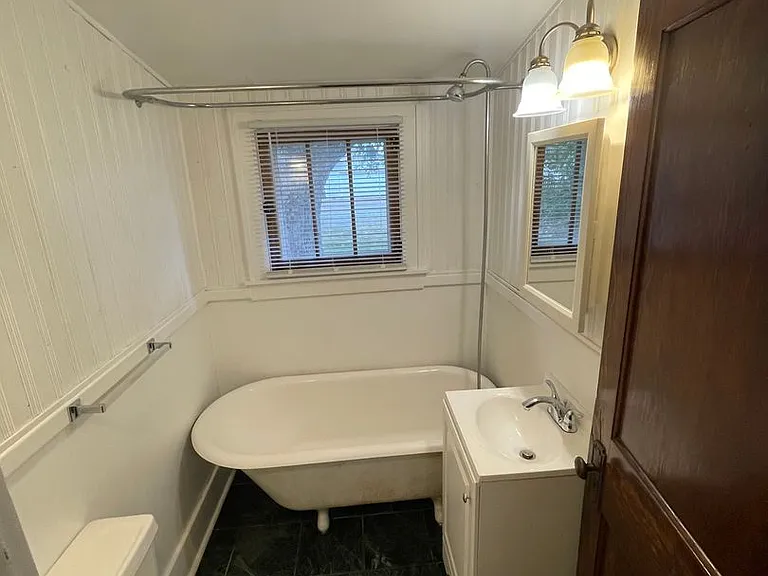 1913-1915 Underwood St--Redearth — Photo 16