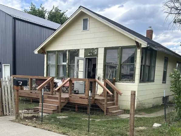 820 Knight St, Miles City, MT 59301