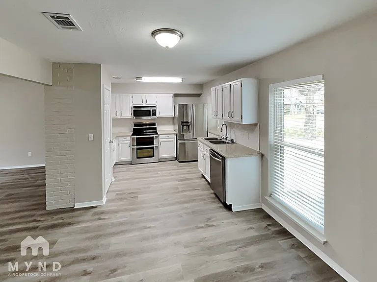 105 Ripplewood Dr — Photo 2