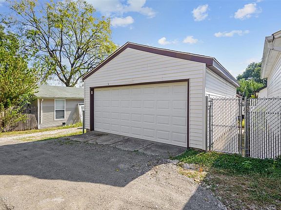 3rd image of 271 Pardella Ave