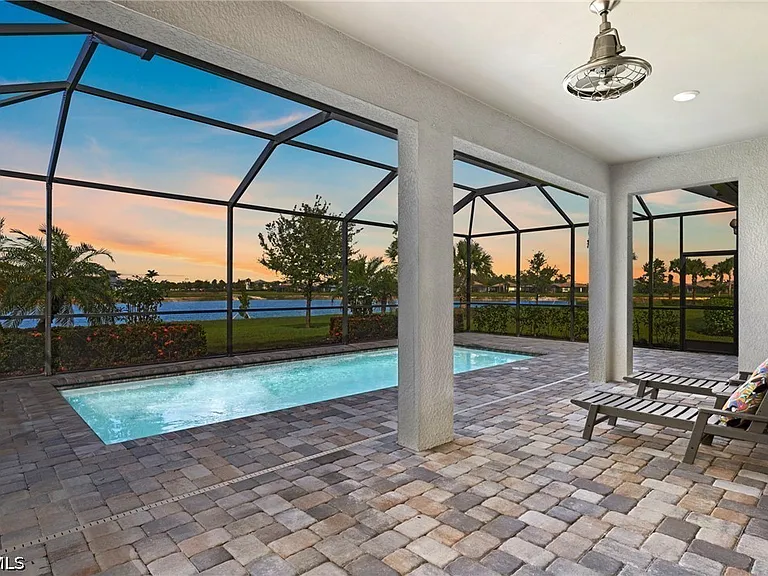 19564 Utopia Ln — Photo 28