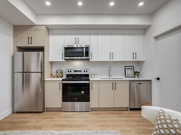5th image of 2825 17th St SW #202B