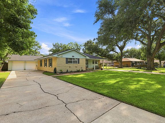 4th image of 1705 Chilton Dr