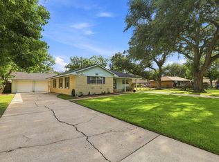1705 Chilton Dr, Baytown, TX 77520