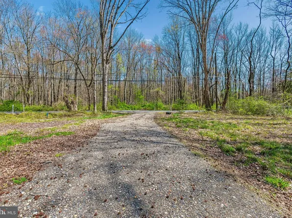 697 Garwood Rd, Moorestown, NJ 08057