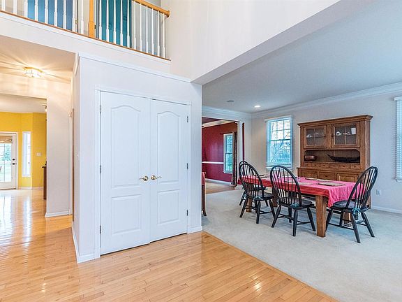 3rd image of 1174 Shetland Dr