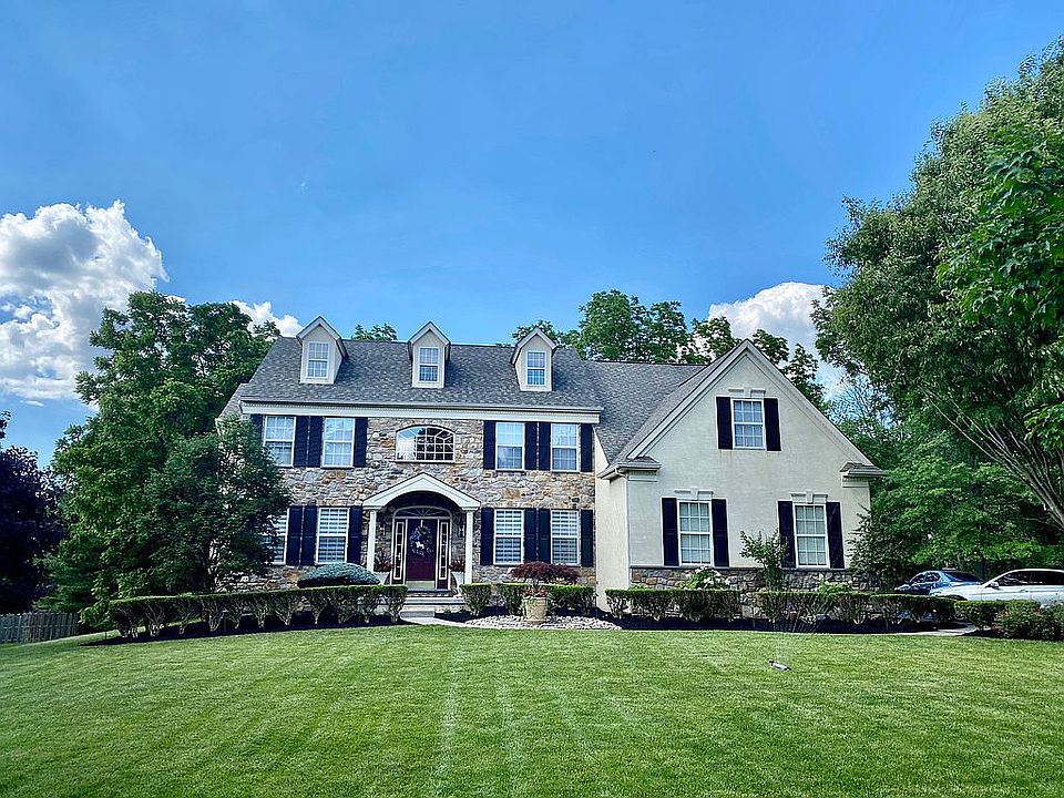 2nd image of 103 Manor Dr