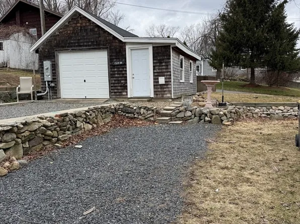 195 E Main St, Avon, MA 02322