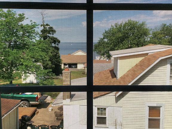 4th image of 28 New York Ave