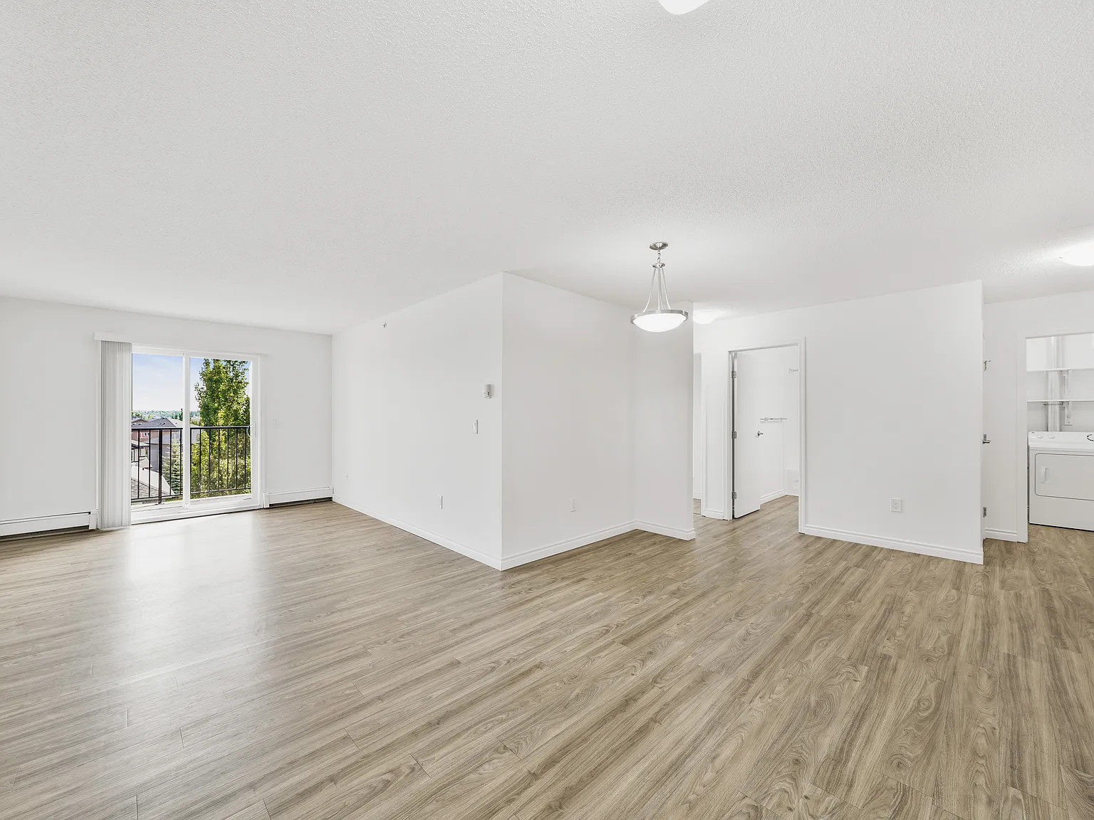 Windermere Village Apartments — Photo 4