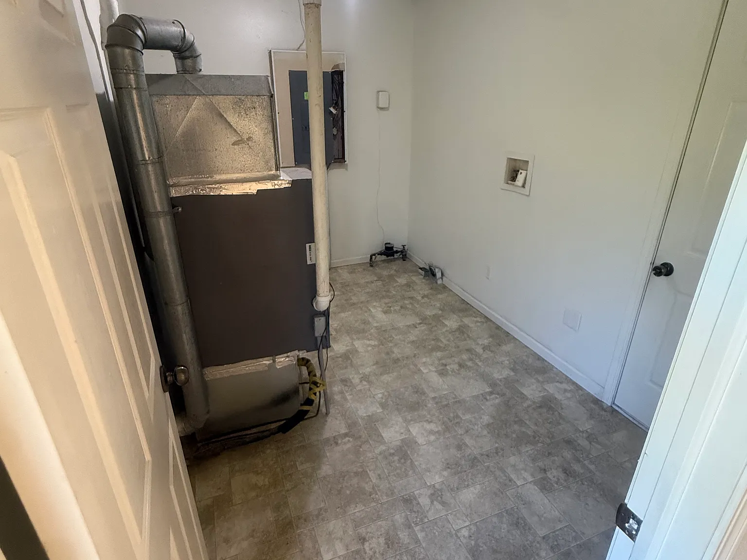 2 bed, $1,300 — Photo 4