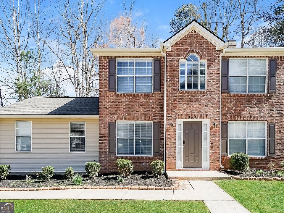 1st image of 824 Carlingford Pl