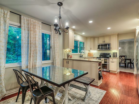 2nd image of 8102 Fawn Valley Dr